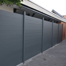 Aluminium horizontal slat fencing