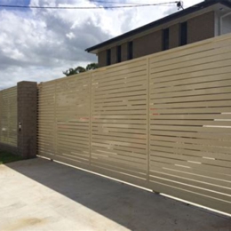 Slat privacy wall