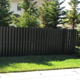 Vertical blade aluminium fence