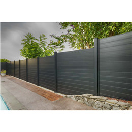 Slatted privacy screen