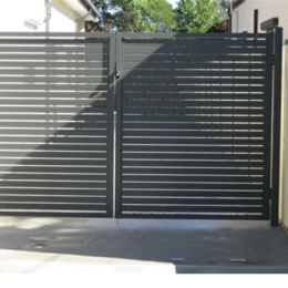 Aluminium slat sliding gate
